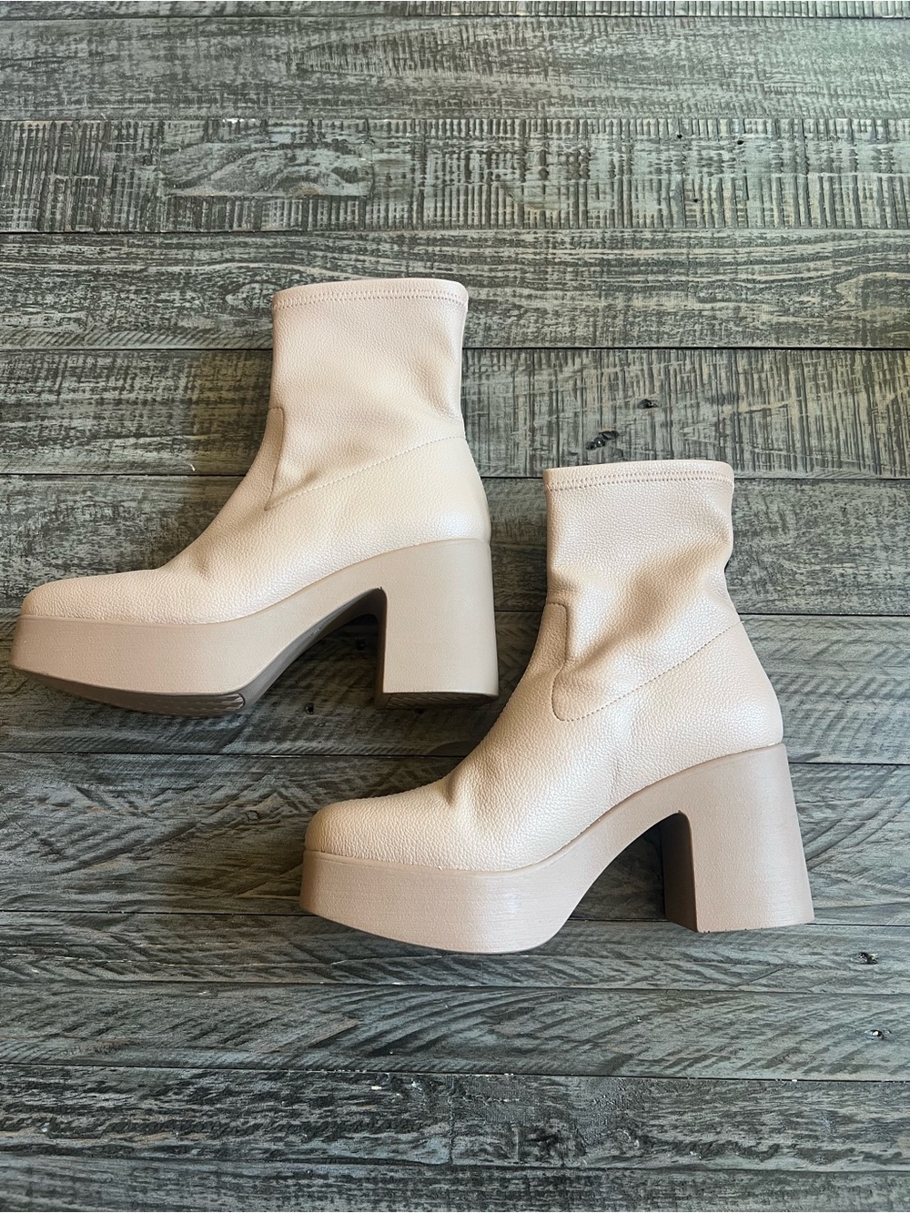 Intentionally Blank sz38 Platform Ankle Boots in Nude Tan NEW - Picture 3 of 13